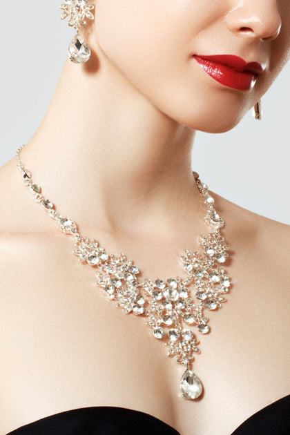 How To Choose the Right Jewelry for Your Outfit Taline Designs How To Choose the Right Jewelry for Your Outfit Taline Designs