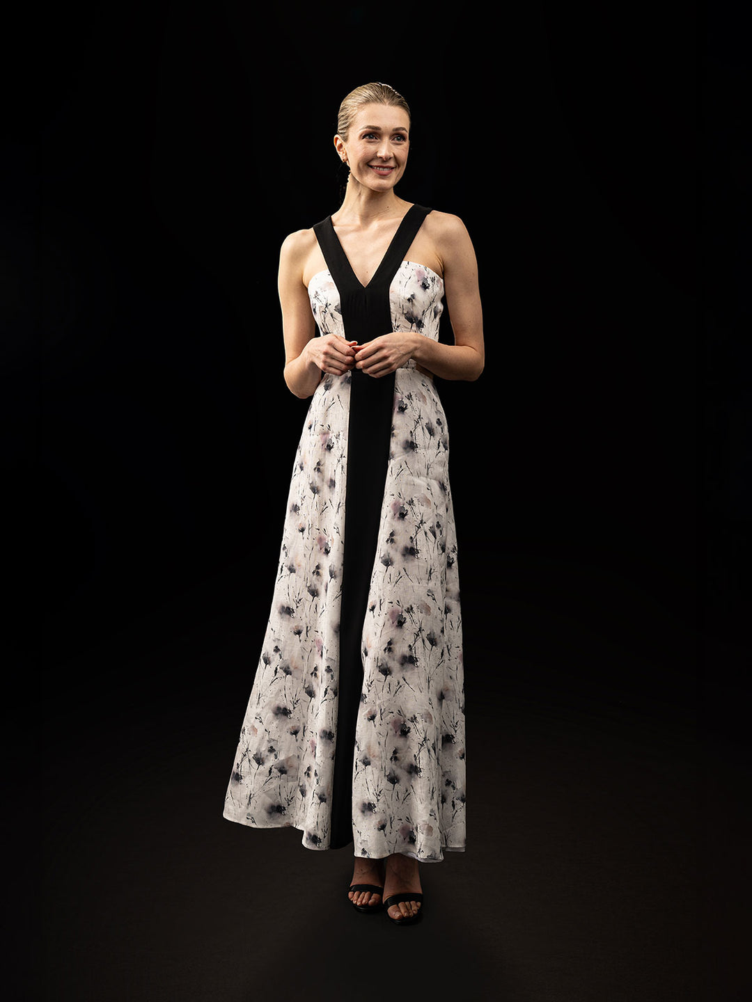 V-Neck Linen dress with Cut Out | Taline Designs 22102 V-Neck Linen dress with Cut Out | Taline Designs 22102